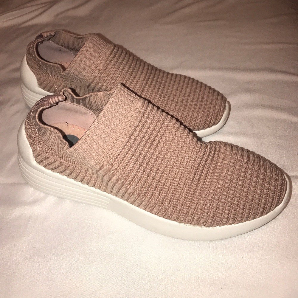 BLUSH PINK SNEAKERS 💓👟